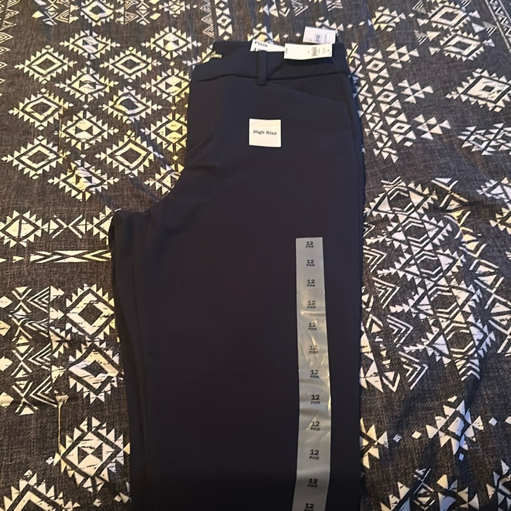 Brand new navy old navy high rise pixie pant